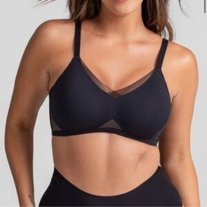 Honey Love Wireless Crossover Bra